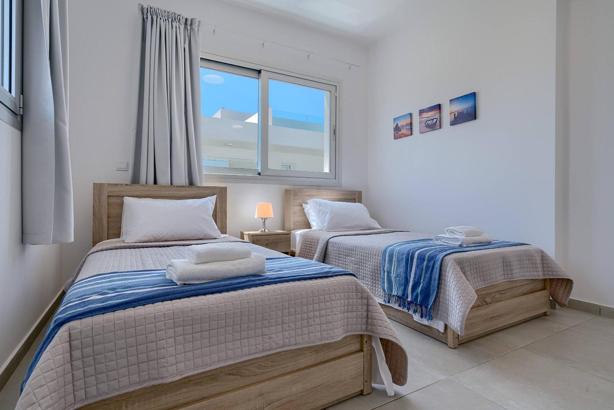 Sea Point Villas Коръл бей Екстериор снимка